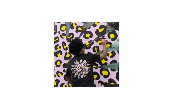 photos du tee shirt fleur léopard de la marque onze mètres carrés