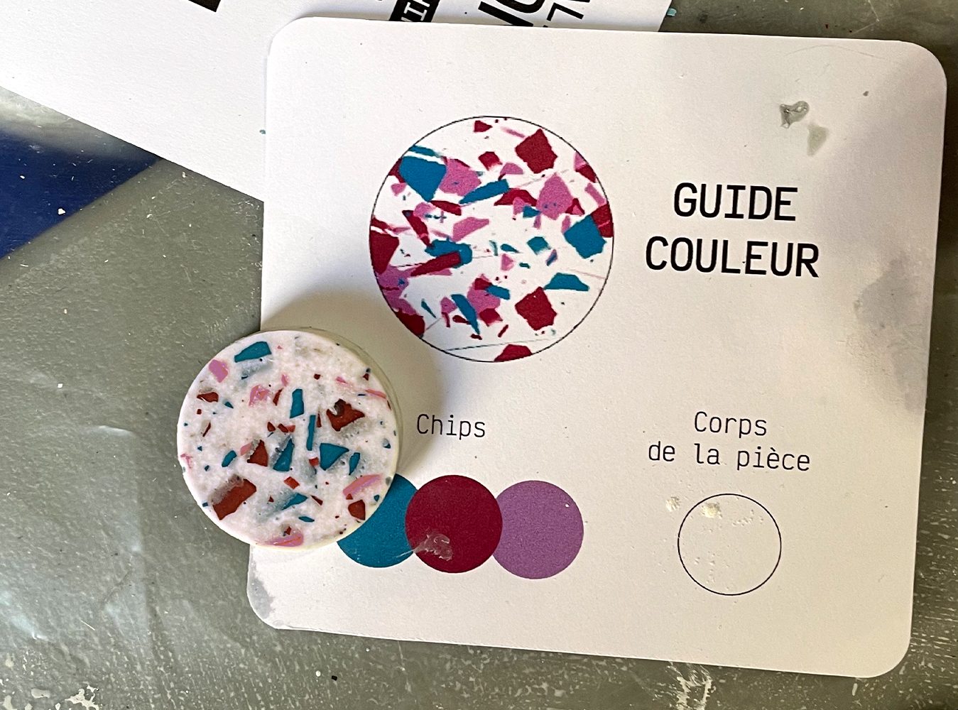 Photos de l'atelier terrazzo mené par Justine Figueiredo à la bibliothèque Louis Aragon d'Amiens dans le cadre du festival d'arts visuels IC.ON.IC