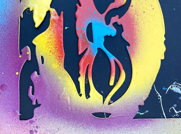 Animation d'un atelier participatif dans le cadre de la biennale internationale de design graphique de Chaumont. l'atelier reprend le thème Viral de la biannale. Il était possible de s'approprier l'identité visuelle de la biennale en composant sa propre affiche à l'aide de pochoirs.